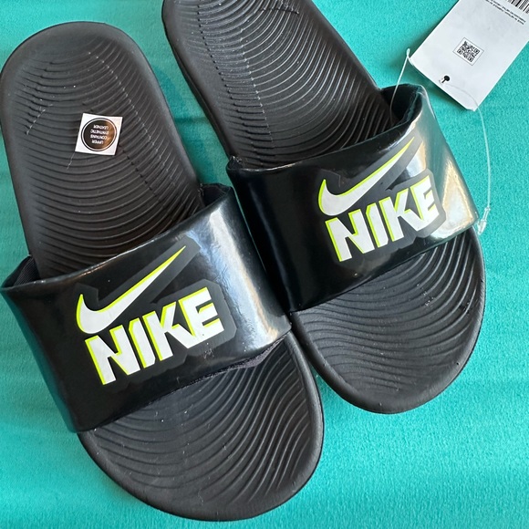 Nike slides. - Picture 2 of 4